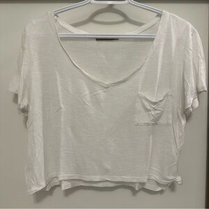 Tresics Cropped V-Neck Tee